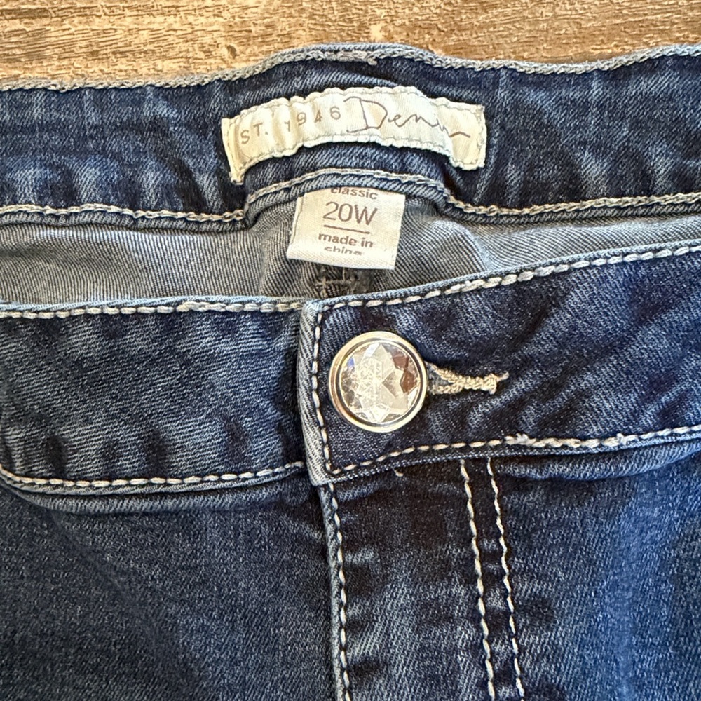 Capris - Picture 3 of 6